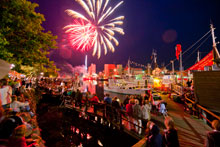 Hochzeit an der Ostsee - in Heiligenhafen Feuerwerk beim Hafenfest