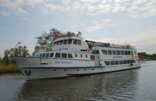 Hochzeit an der Ostsee in Ueckermünde auf einem Fahrgastschiff