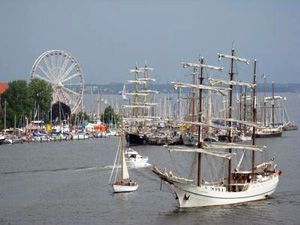 Hochzeit an der Ostsee in Laboe, Standesamt Laboe, Segelyacht, Copyright Ostsee-Holstein-Tourismus Laboe Standesamt, Eheschließung Segelyacht